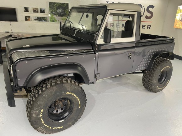 LAND ROVER DEFENDER Defender Pick-Up 2,8L International