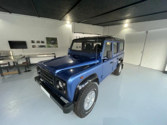 LAND ROVER DEFENDER 110 V8 ESSENCE