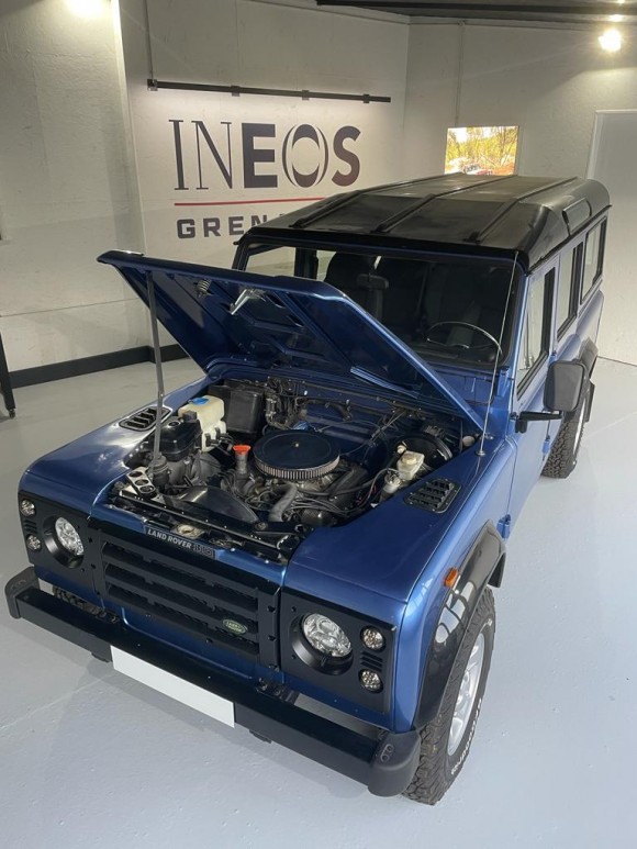 LAND ROVER DEFENDER 110 V8 ESSENCE